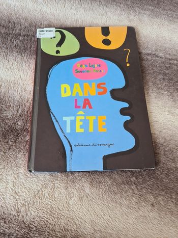 Livre "Dans la tête"