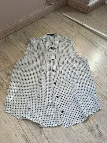 chemise sans manches noir blanche mango xs