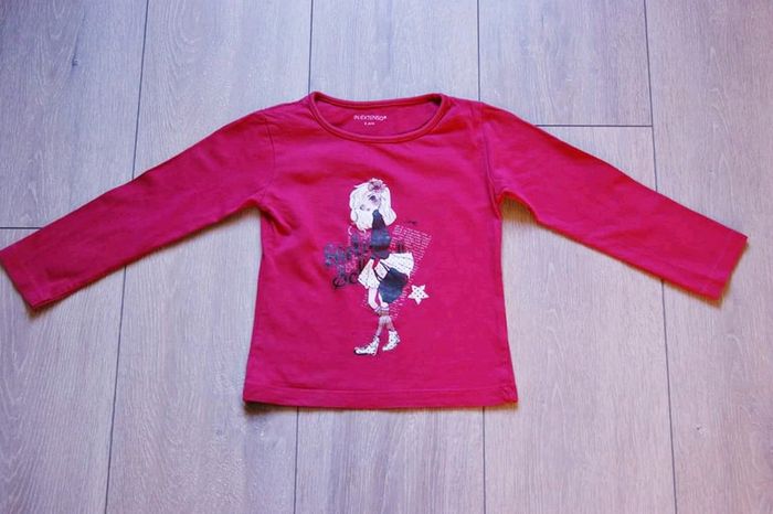 Maillot manche longue couleur framboise . 4 ans fille . In Extenso