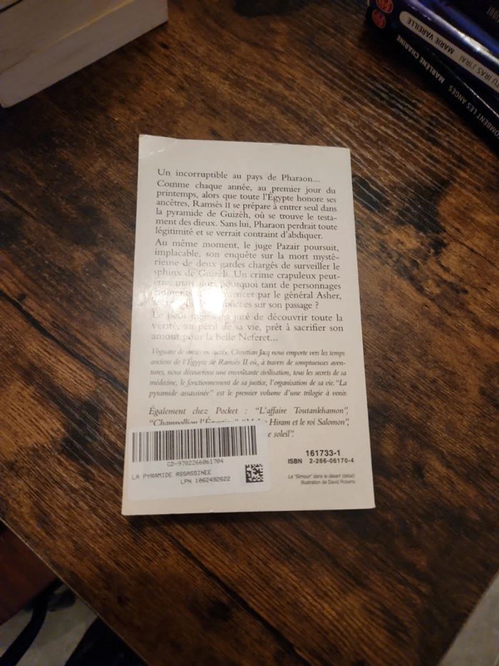 Livre : La pyramide assassinée - photo numéro 8