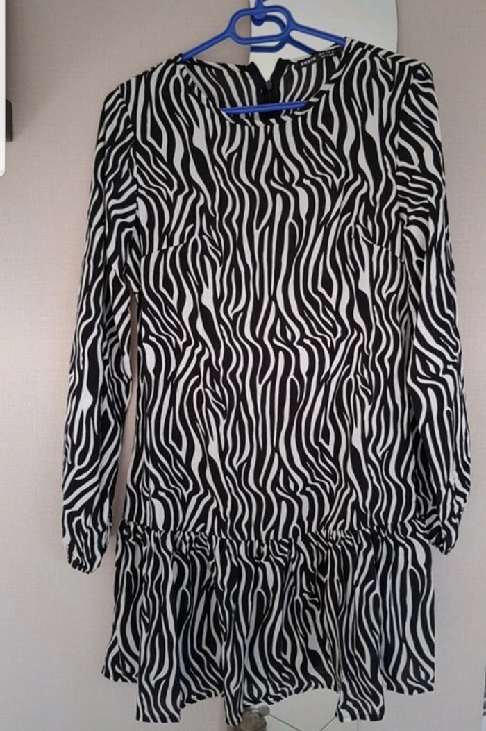 Robe zébrée taille 38.