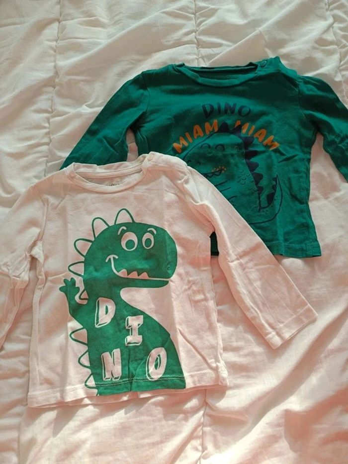 Lot 2 t shirt in extenso comme neuf 9m