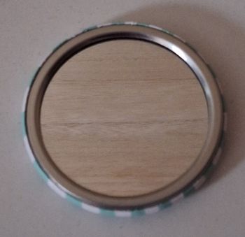 Miroir tout petit idéal dans le sac à main