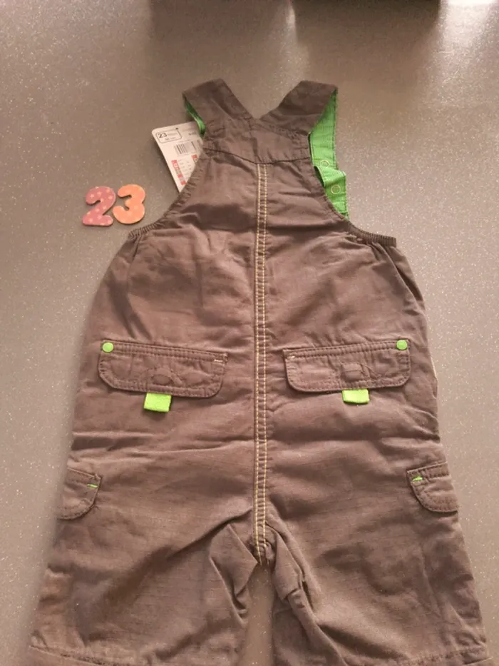 Salopette short neuve 23 mois - photo numéro 3