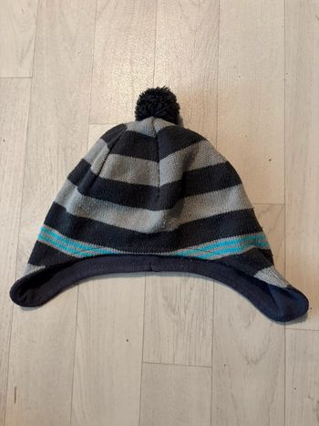 Bonnet style péruvien gris clair et foncé 5/6 ans très bon état