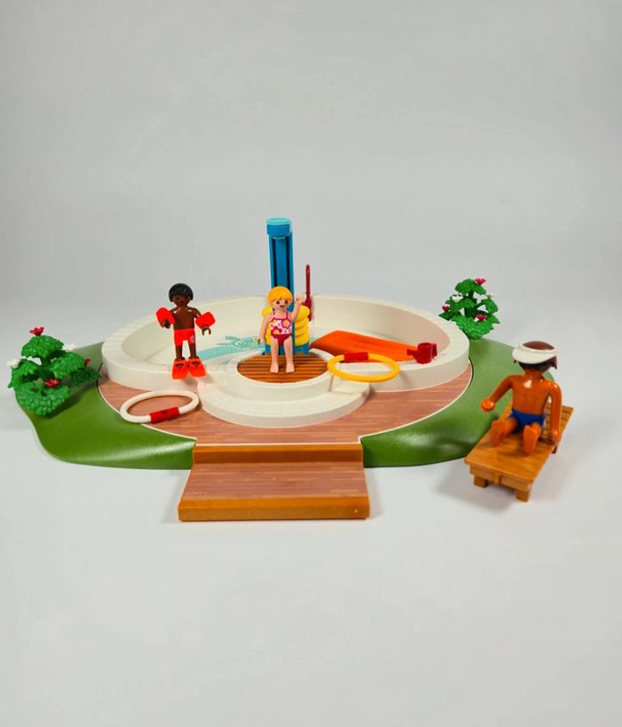 Playmobil Famille à la piscine