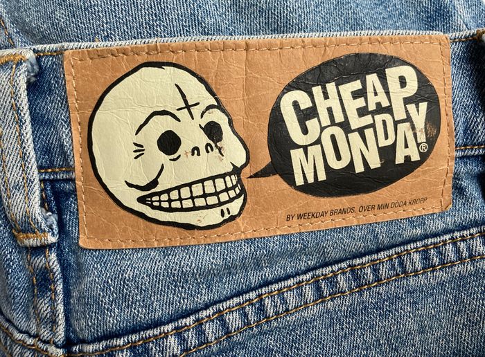 jeans droit Cheap Monday  taille 27/32 - photo numéro 5