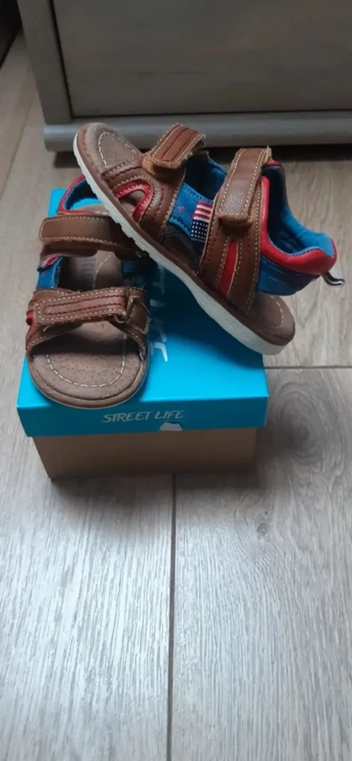 Chaussures sandales / nu-pieds pointure 26 - photo numéro 2