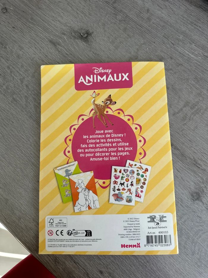 Livre d'activités et de coloriage avec stickers Disney - photo numéro 6