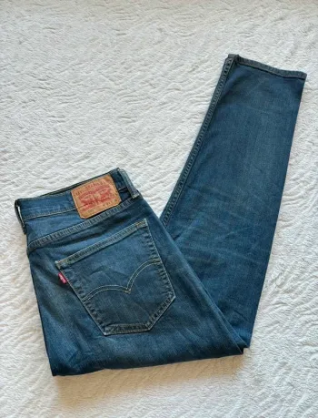 Jean Levi’s homme 502 slim Taper fuselé W33 L30 (42‑44 FR / L) Bleu foncé délavé État très bon