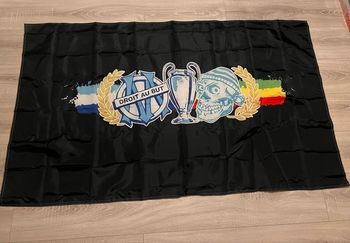 Drapeau Commando Ultra 1984 