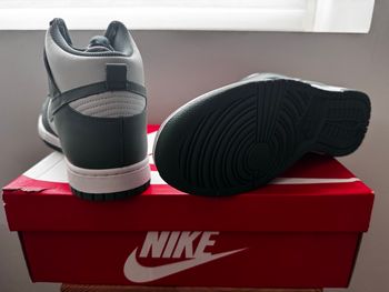 Nike Dunk High , Authentique-Taille US 10 ( EU 44 )