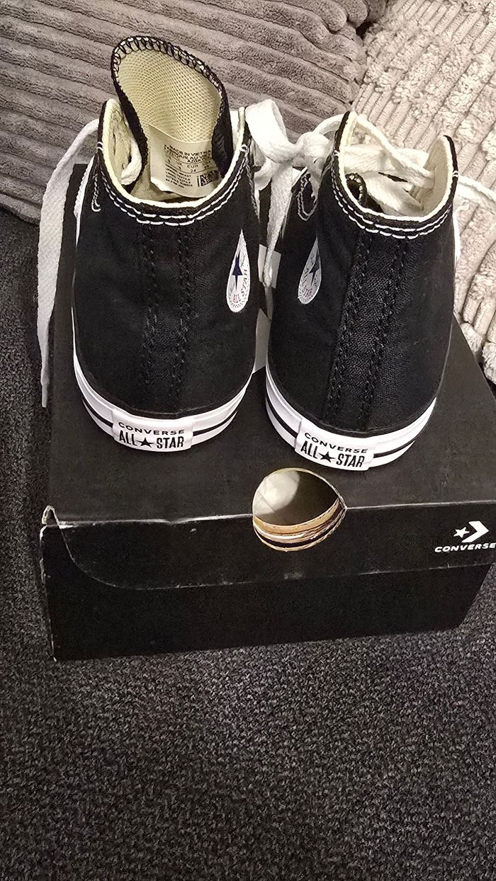 (Neuves non portées) 😍🥰🤩superbes baskets converses Pointure 24 unisex 😍🥰🤩 - photo numéro 8