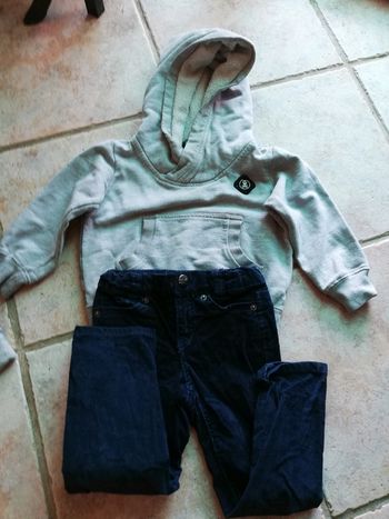 Lot pantalon et sweat à capuche 2/3 ans