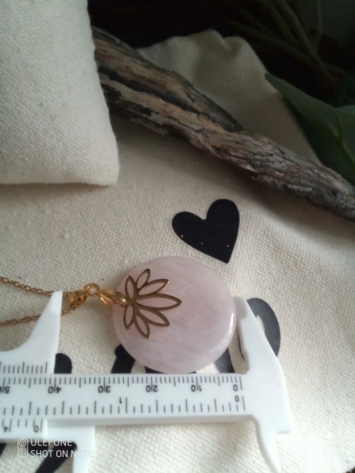 Collier pierre de quartz rose et lotus en acier inoxydable - photo numéro 3