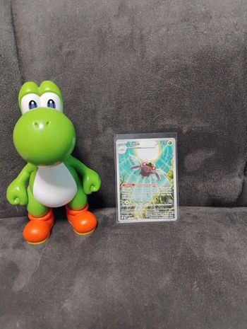 Carte Pokémon Ninjask 137/132 Mega Evolution ME01. Full Art Secrete. Française, officielle. 
En très bon état 

✨ N'hésitez pas à jeter un petit coup d'œil à mon profil avant achat