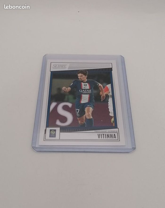 Carte Panini score Ligue 1 2022-23 Vitinha n°166. - photo numéro 2