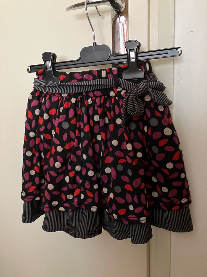 Jupe courte Shiny / Gémo 4/6 ans (1€80) - photo numéro 2