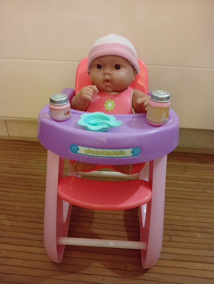 Chaise haute et bébé