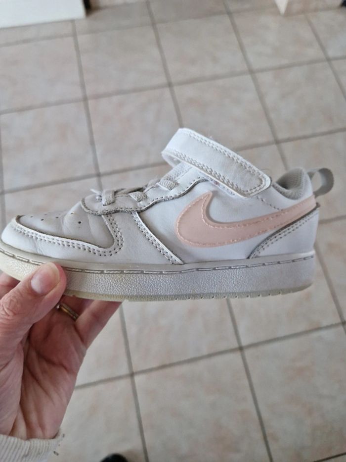 Baskets chaussures nike taille 27 blanche