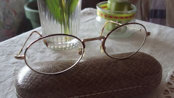 paire de lunettes de vue