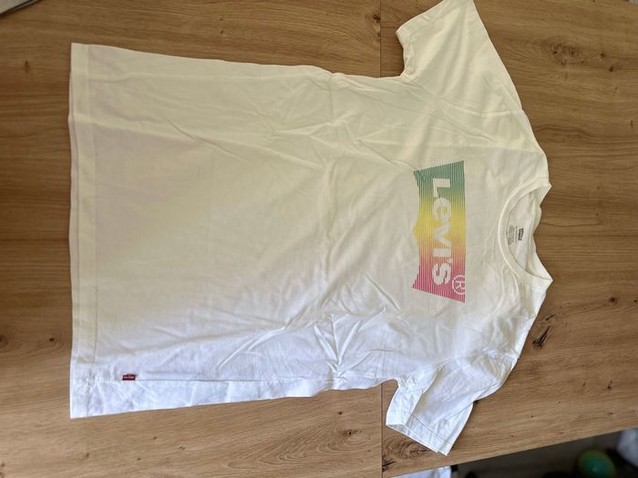 T-shirt levis