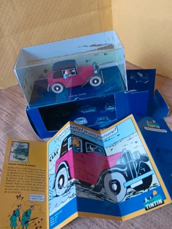 En voiture Tintin l'oreille cassée Hergé moulinsart