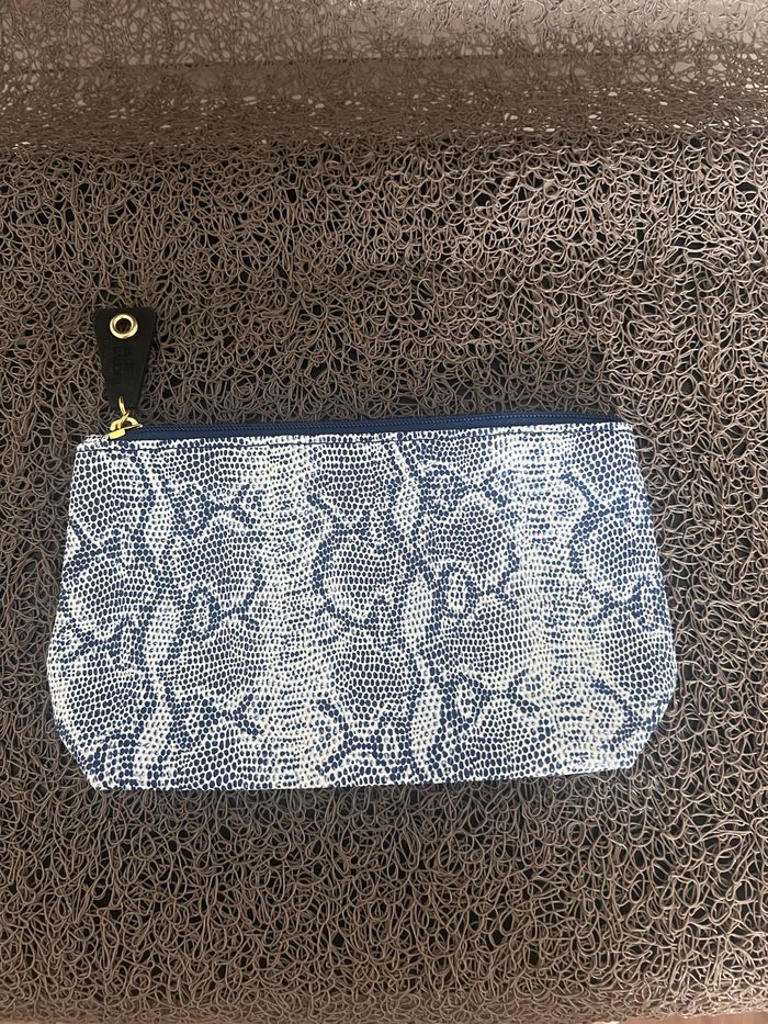 Trousse à maquillage Estée Lauder bleue