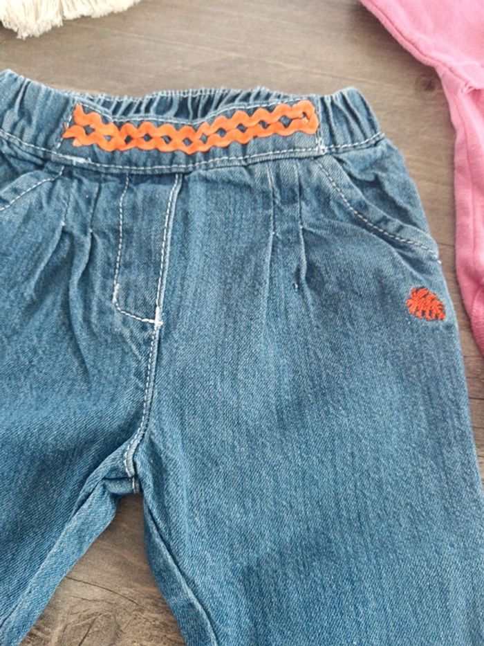 🌞 lot jeans et bodie 6 mois très Bon état - photo numéro 4