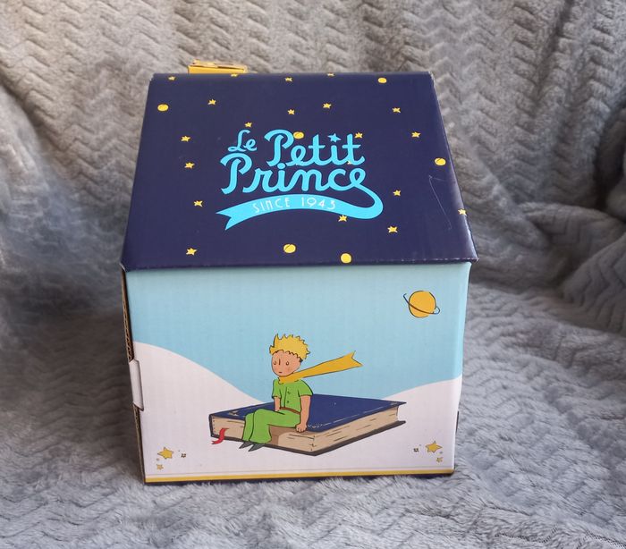 boite en forme de maison, crayons  - LE PETIT PRINCE - photo numéro 2