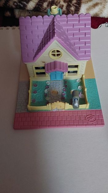 Petite maison polly pocket  avec personnage