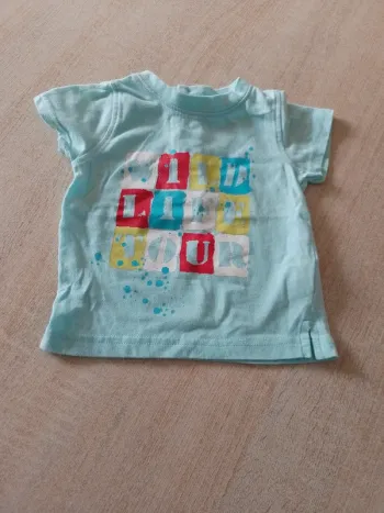 Tee shirt