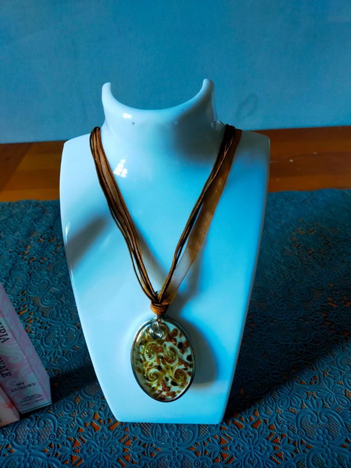 Lot pendentif,boucle d'oreille et parfum - photo numéro 2