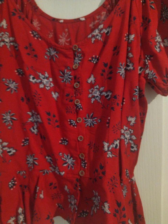 Blouse rouge ,boutonnage devant. Taille 38 - photo numéro 2