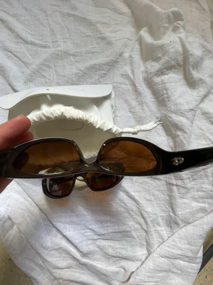 Lot 2 paires de lunettes de soleil mixte - photo numéro 4