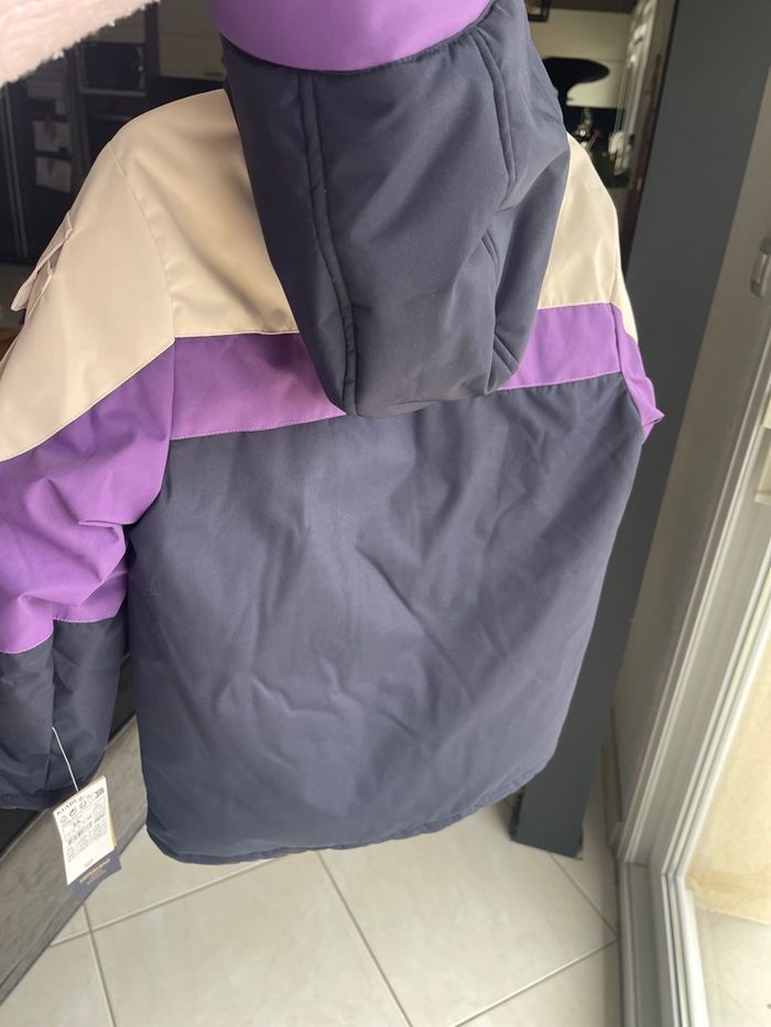 Manteau imperméable neuf 8 ans - photo numéro 3