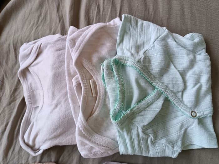 Lot vêtements bébé - photo numéro 2