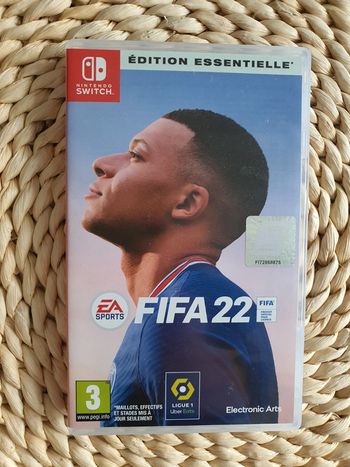 Jeu fifa 22 switch en très bon état