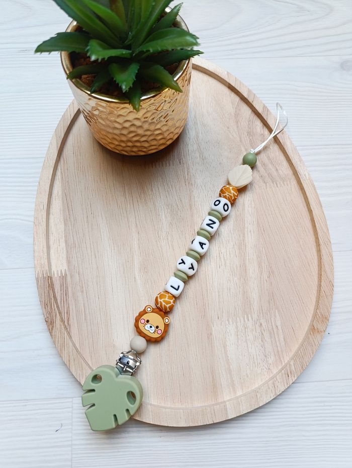Attache tétine personnalisée lion