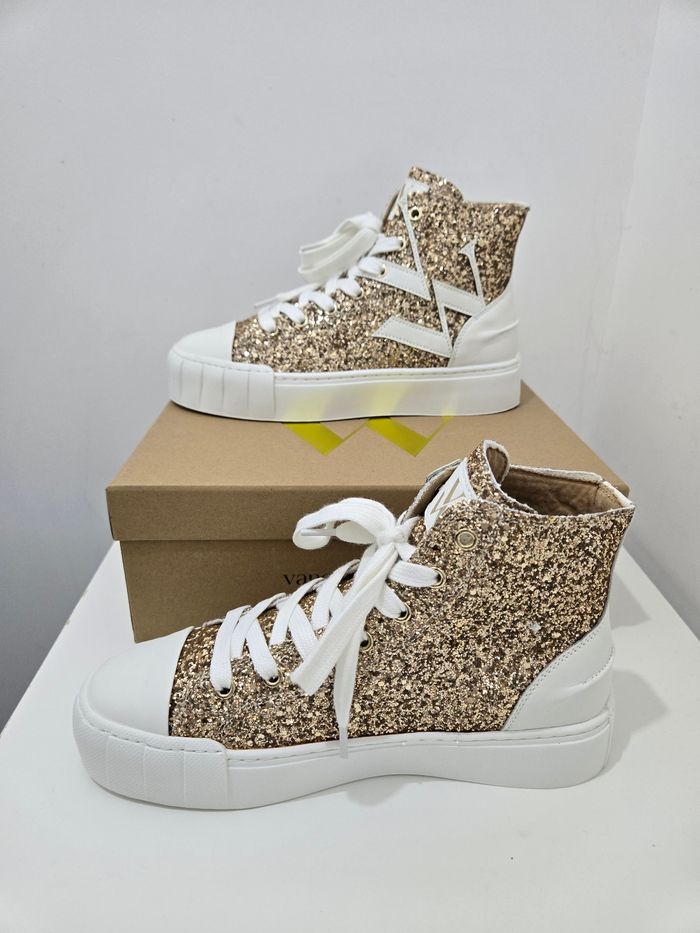 Basket Vanessa Wu taille 37 neuves authentiques blanc doré Alix - photo numéro 2