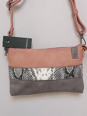 Sac à main fermeture zippée de marque street one neuf jamais porté 
Dimensions 26 x 17 cm 
1 poche zippée à l'intérieur et 1 normale 1 poche zippée à l'extérieur 
envoi rapide