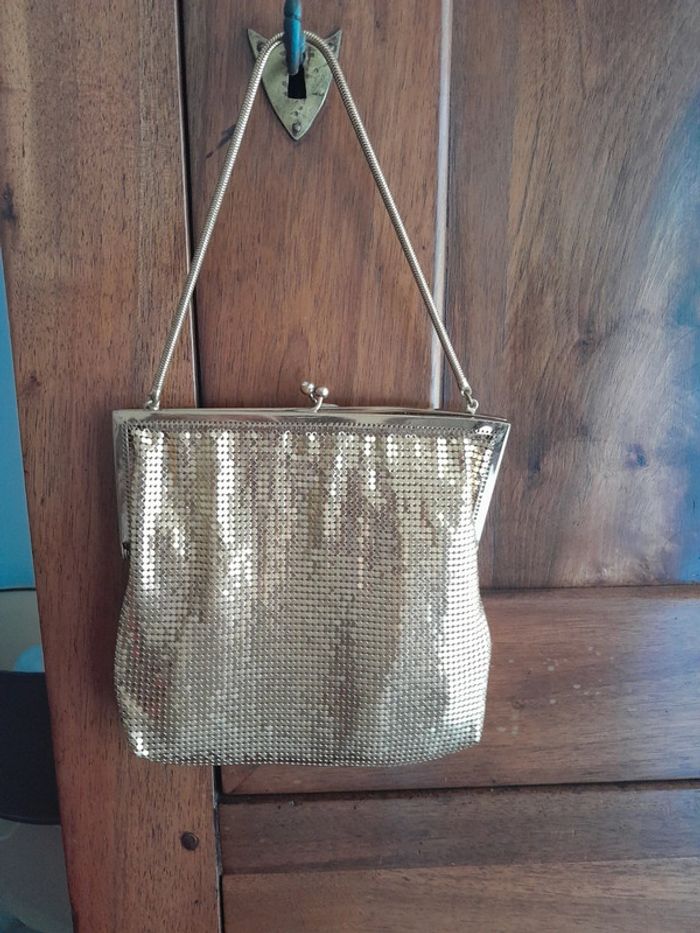 Pochette dorée