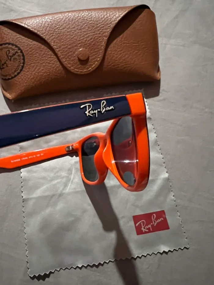 Lunettes enfant Ray Ban bleu marine et orange - photo numéro 7