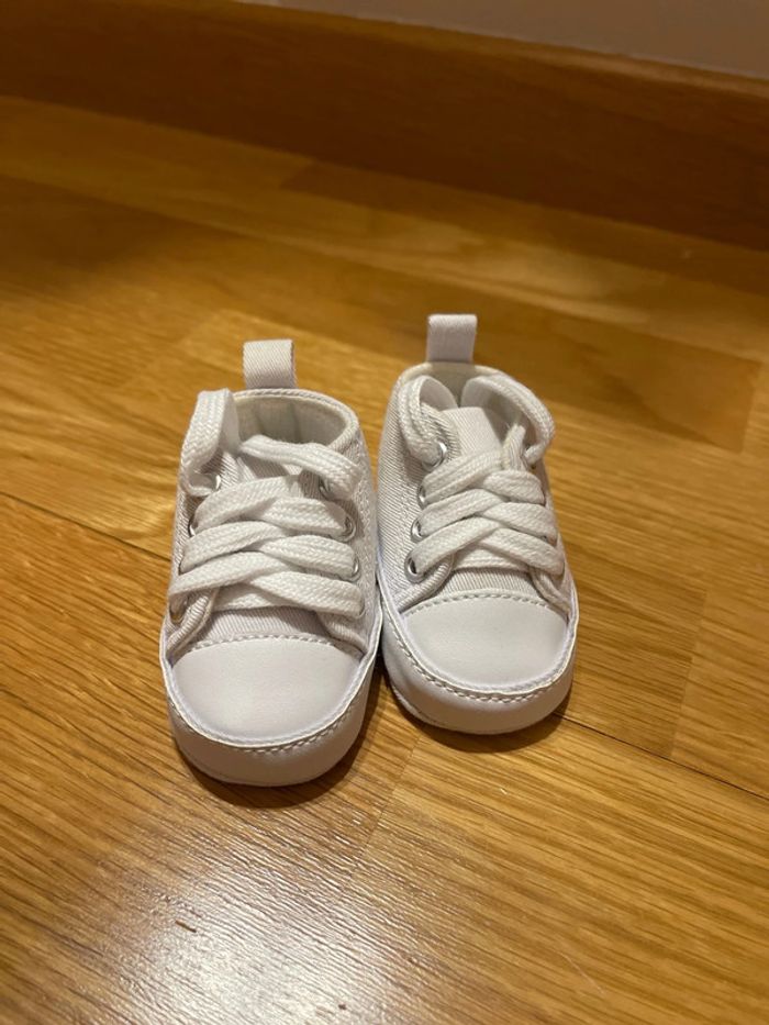 Lot de 2 paires de chaussures neuves taille 0-3 mois - photo numéro 8
