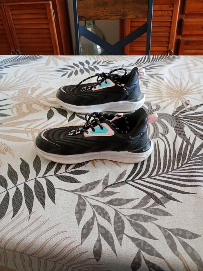 Basket noires roses bleues filles Liberto 35 - photo numéro 5