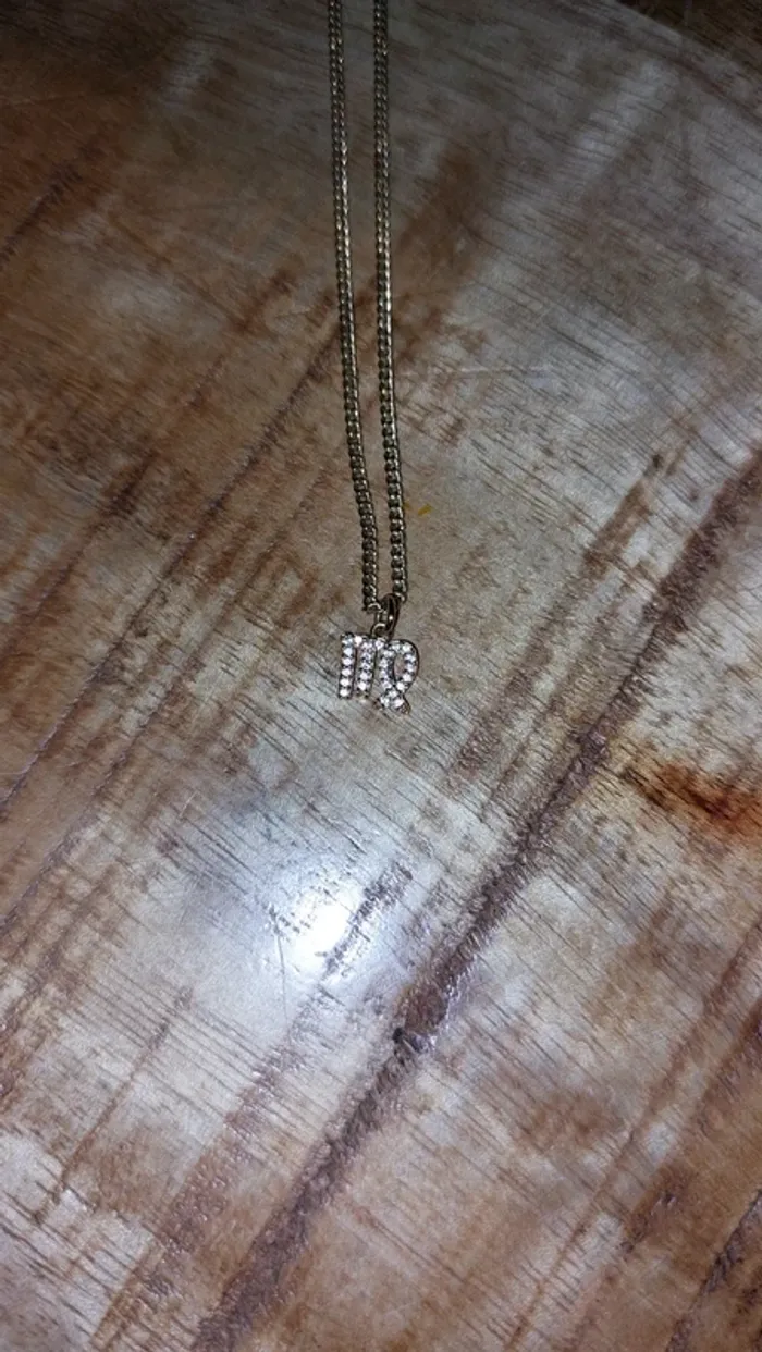 Collier signe astro vierge