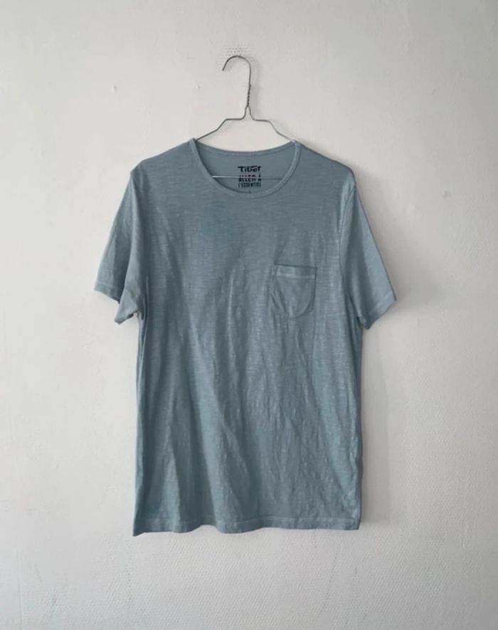 T-shirt bleu taille 40