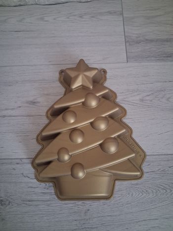 Moule en silicone dore "Sapin de Noel" en tres bon etat