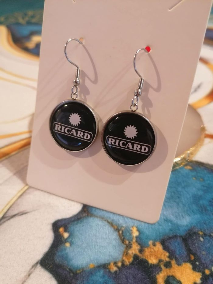 Boucle d'oreille Ricard noir - photo numéro 2