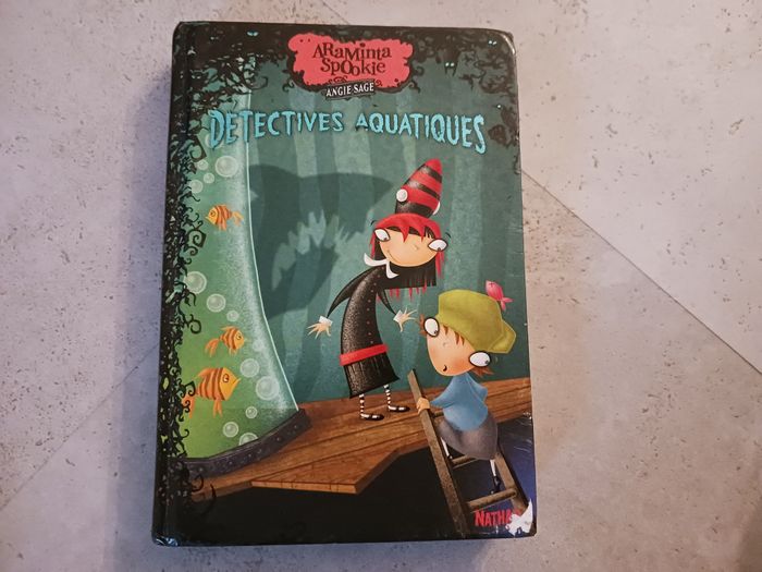 livre Araminta Spookie Détectives aquatiques